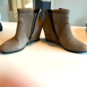 Wedge bootie